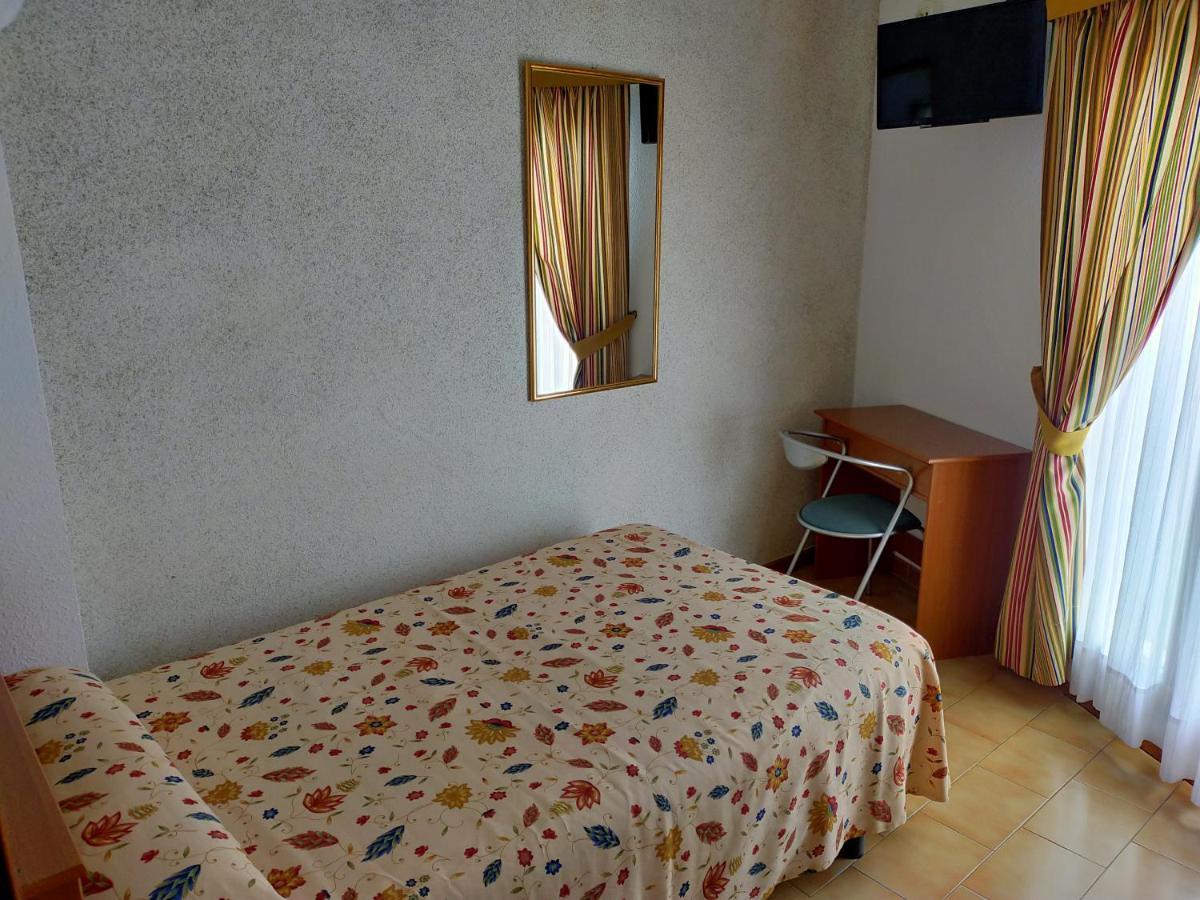 Hostal Casa Pepe Tauste Bagian luar foto