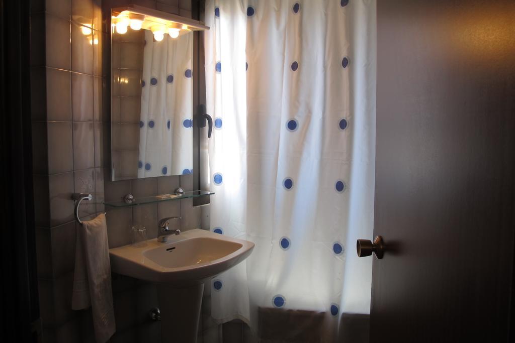 Hostal Casa Pepe Tauste Ruang foto